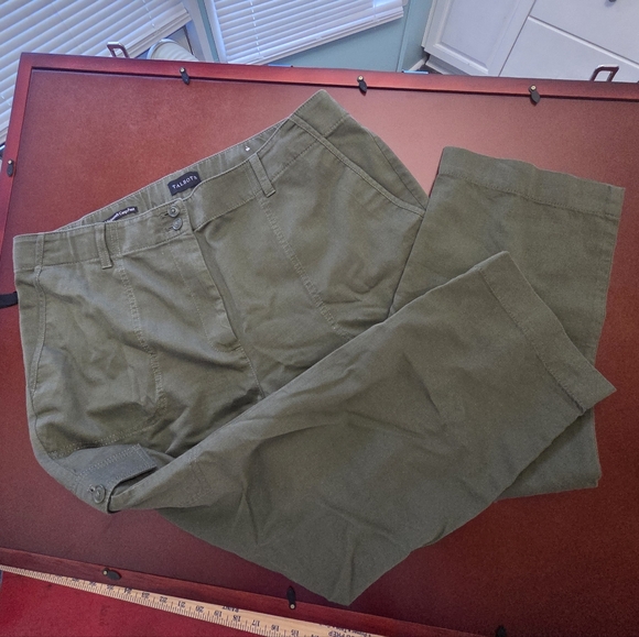 Talbots Super Soft Cargo Pants  Cropped High Rise Relaxed Fit Linen Nwot - Picture 1 of 11